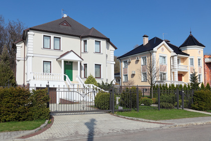 Цены на недвижимость в Москве снижаются, а в области остаются стабильными