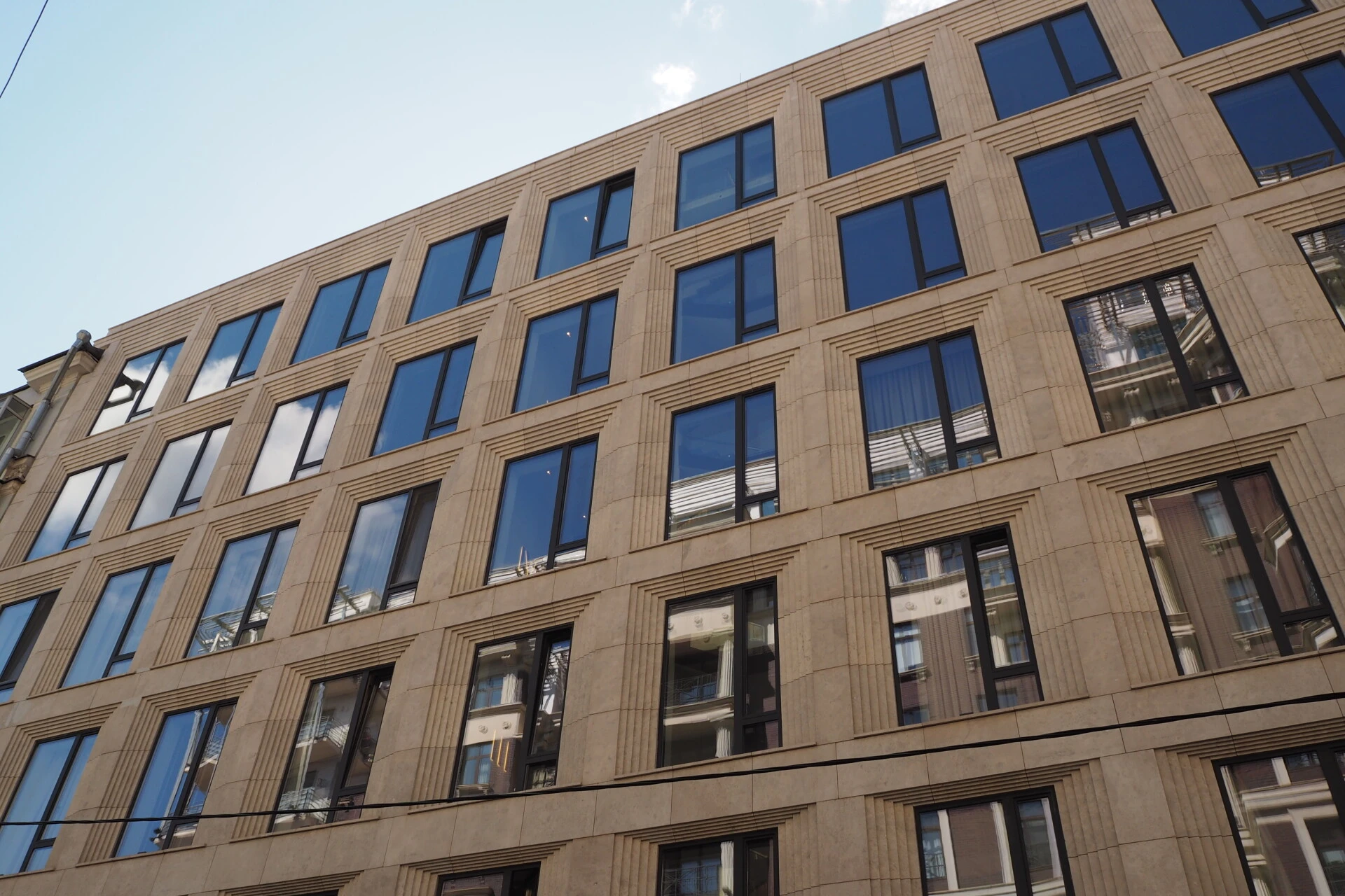 Фото 1: Титул на Якиманке (TITUL на Якиманке)