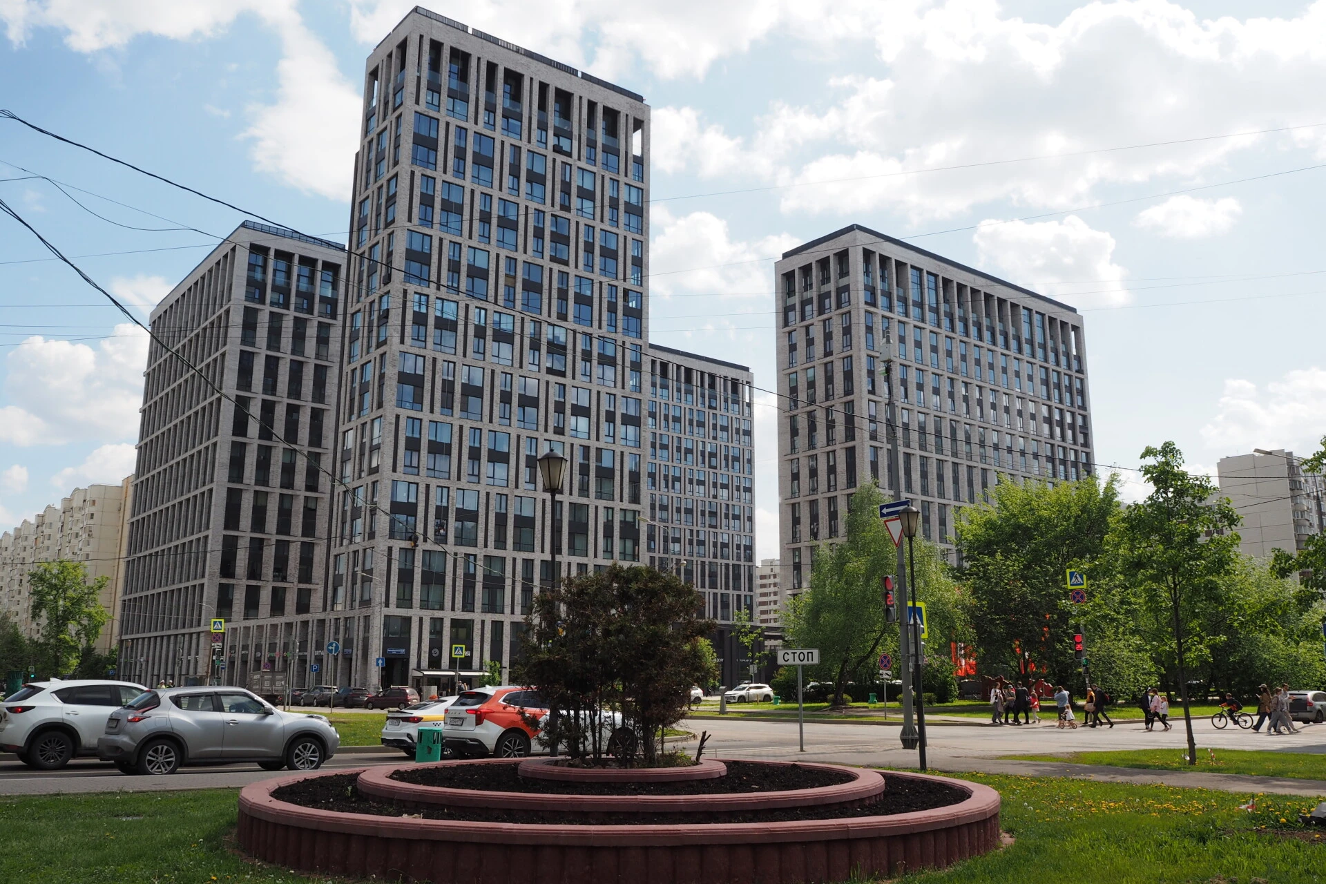 Фото 1: Новочеремушкинская, 17