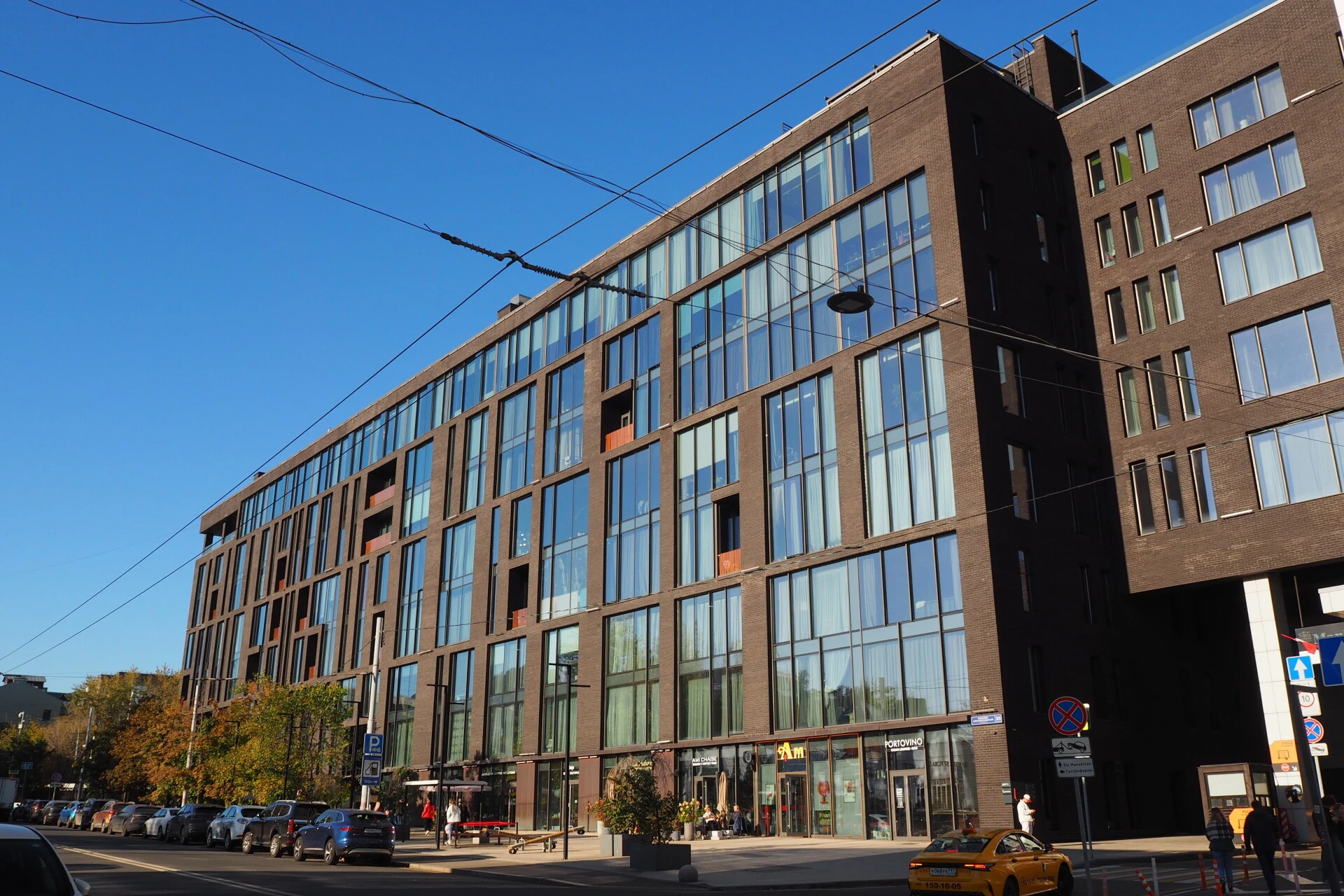 Фото 1: TriBeCa APARTMENTS (Трайбека Апартментс)